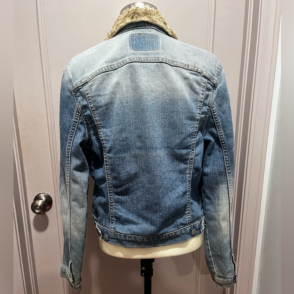 Vintage Levi's Denim Jacket - Picture 2 of 6